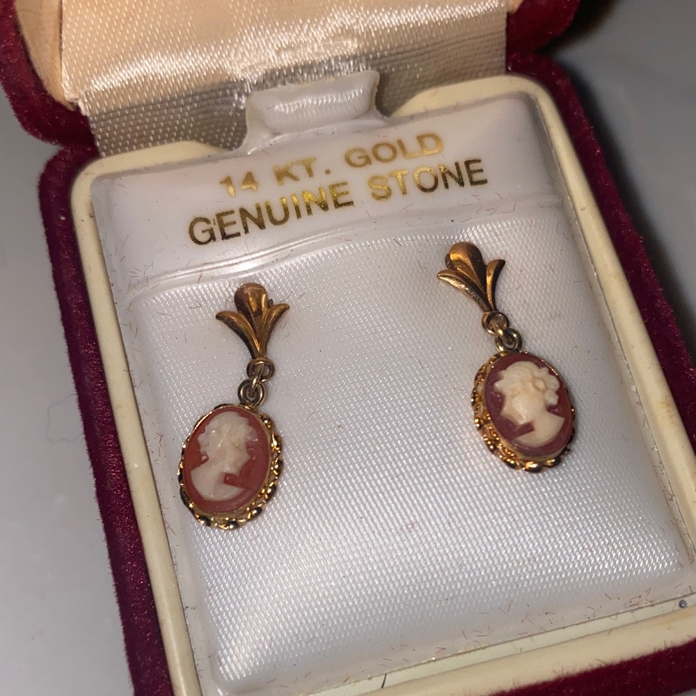 14k Gold Cameo Earrings